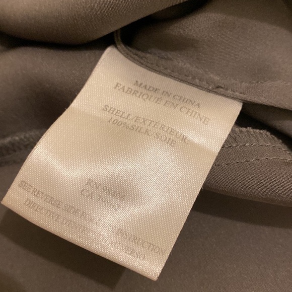 Theory 100% silk blouse . Very good condition. Size S - Picture 10 of 10